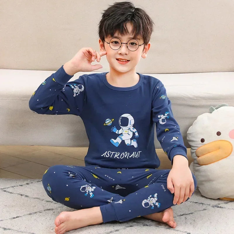 Pijama infantil de algodón con astronauta
