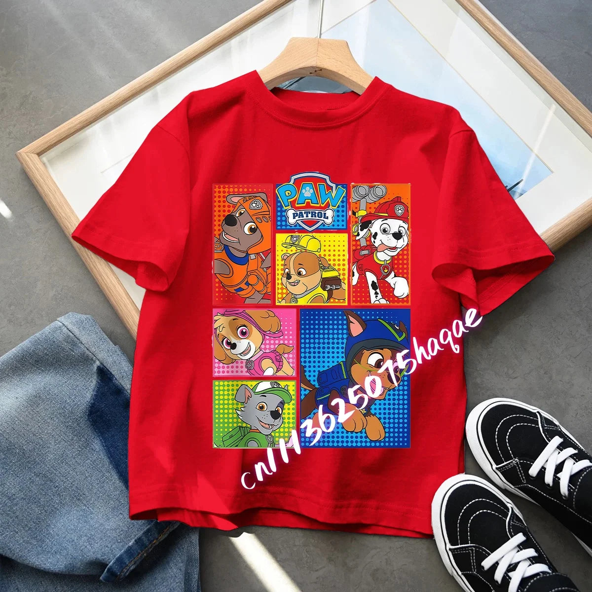 Camiseta Infantil Estampada de Perritos Aventureros