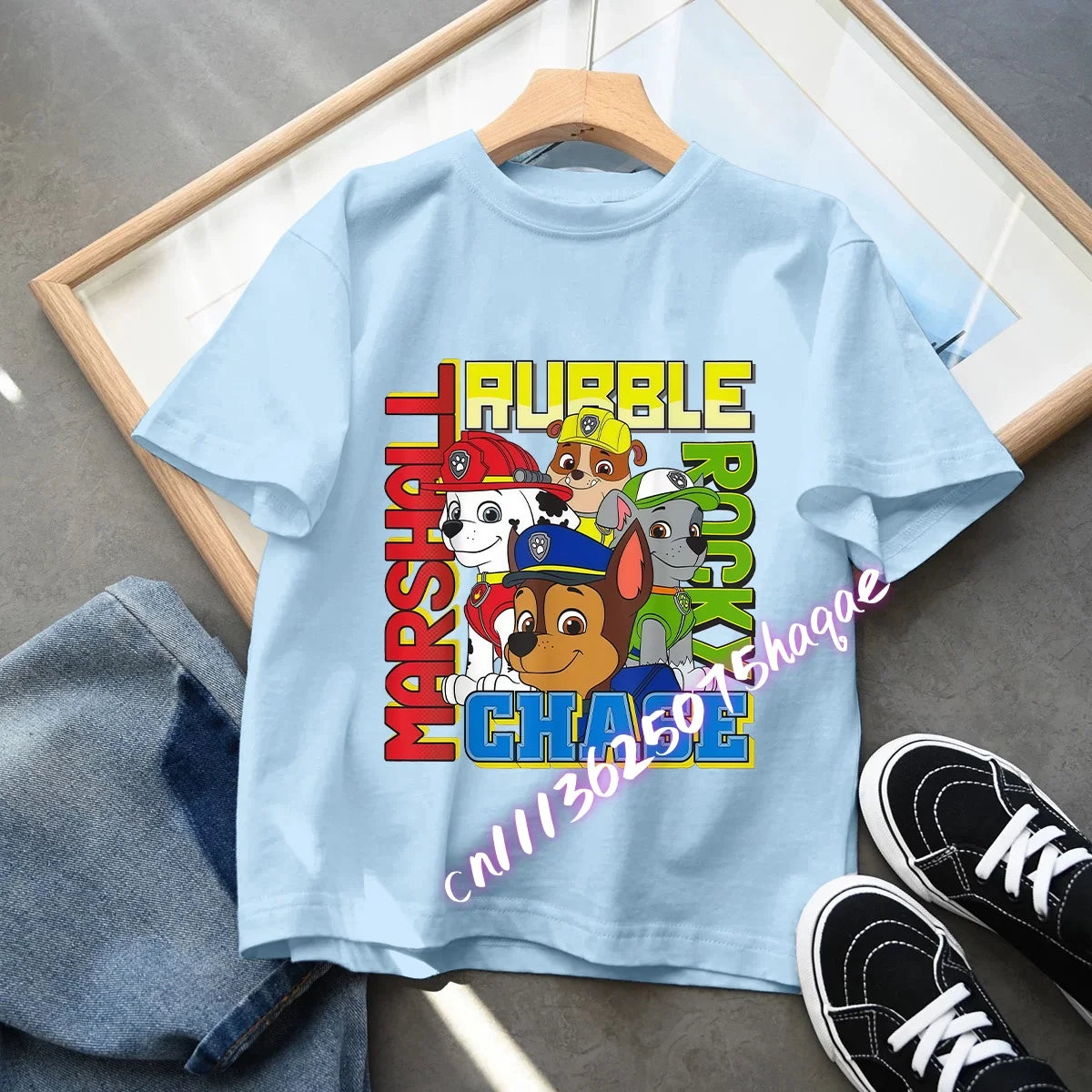 Camiseta Infantil Estampada de Perritos Aventureros