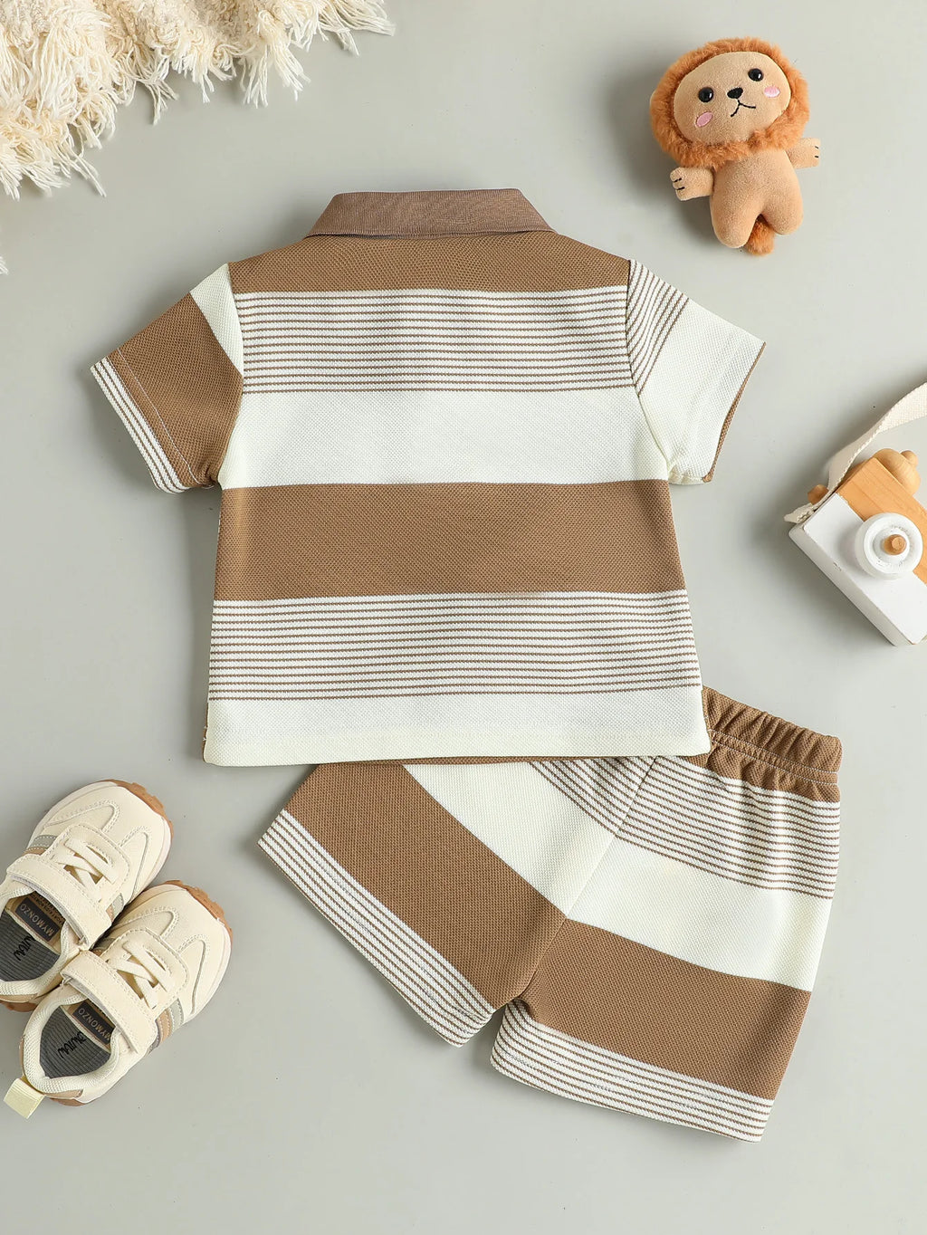 Ensemble d'été rayé pour bébé garçon