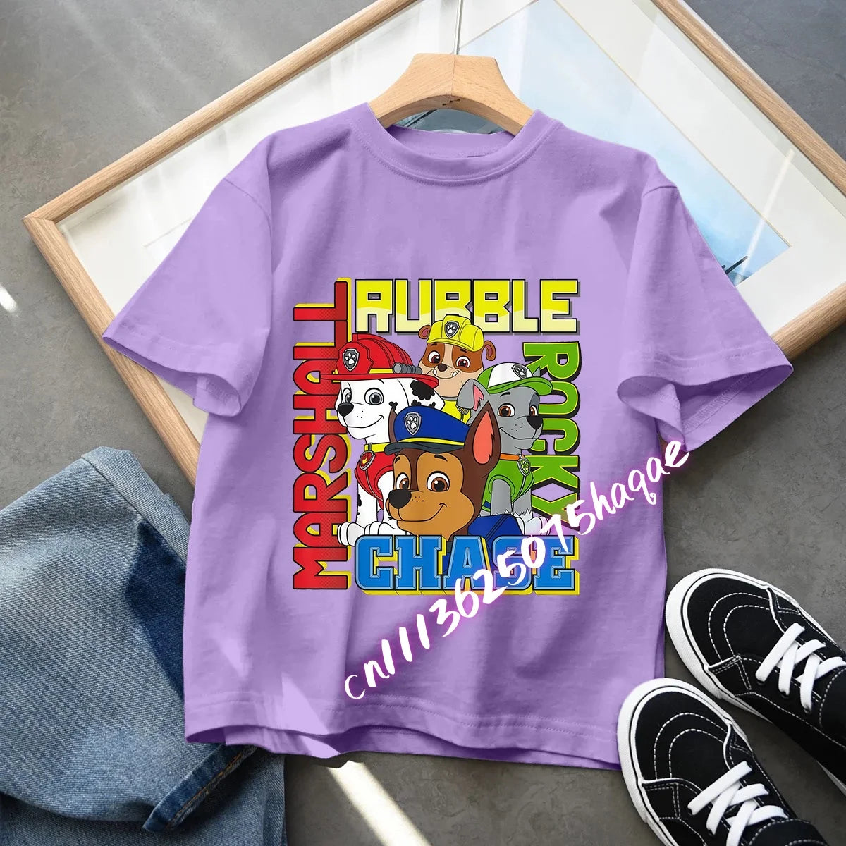 Camiseta Infantil Estampada de Perritos Aventureros