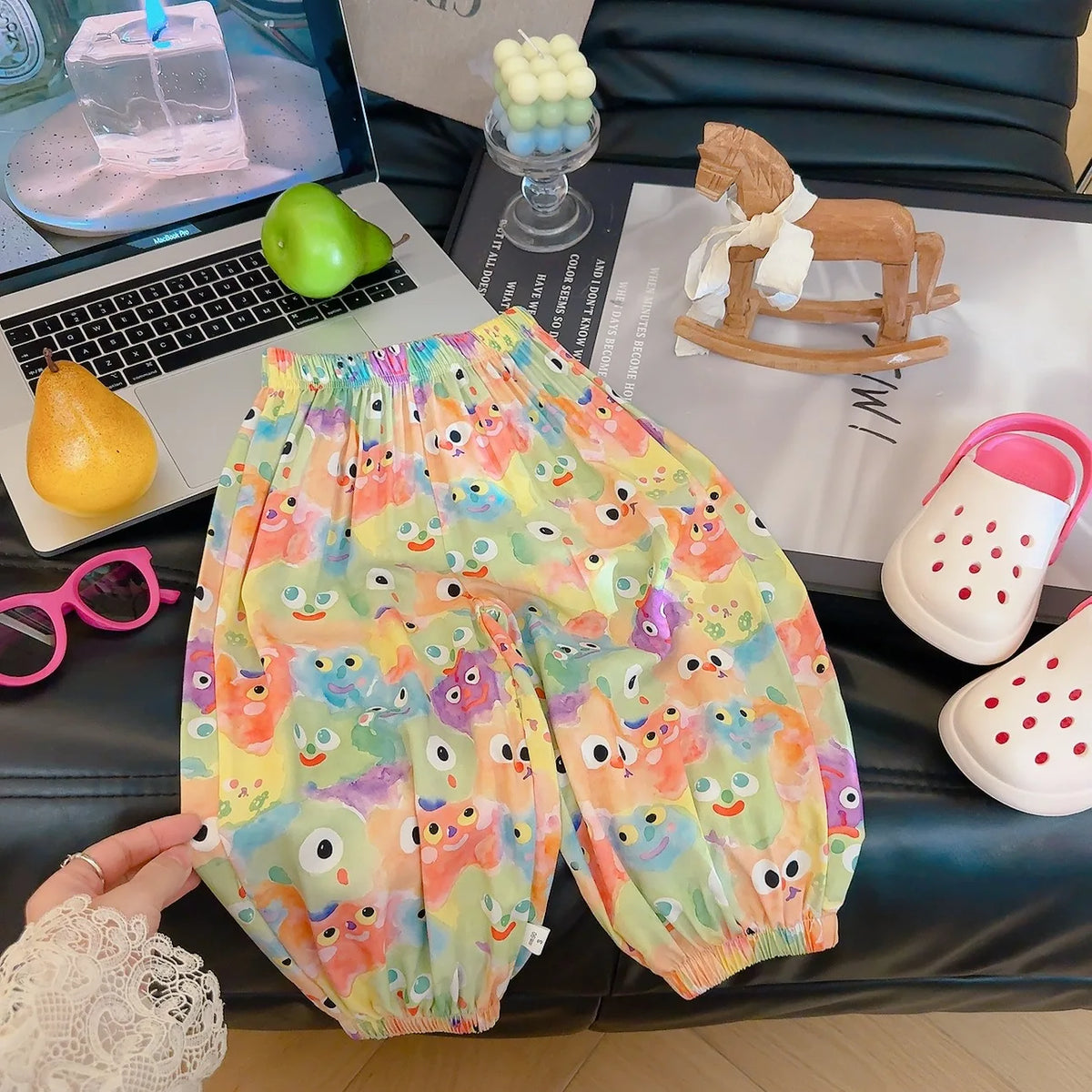 Pantalón Infantil Floral de Corte Holgado