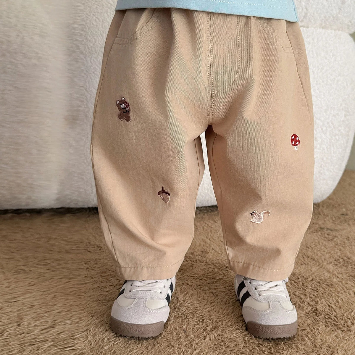 Pantalón Infantil Holgado con Bordado para Niño