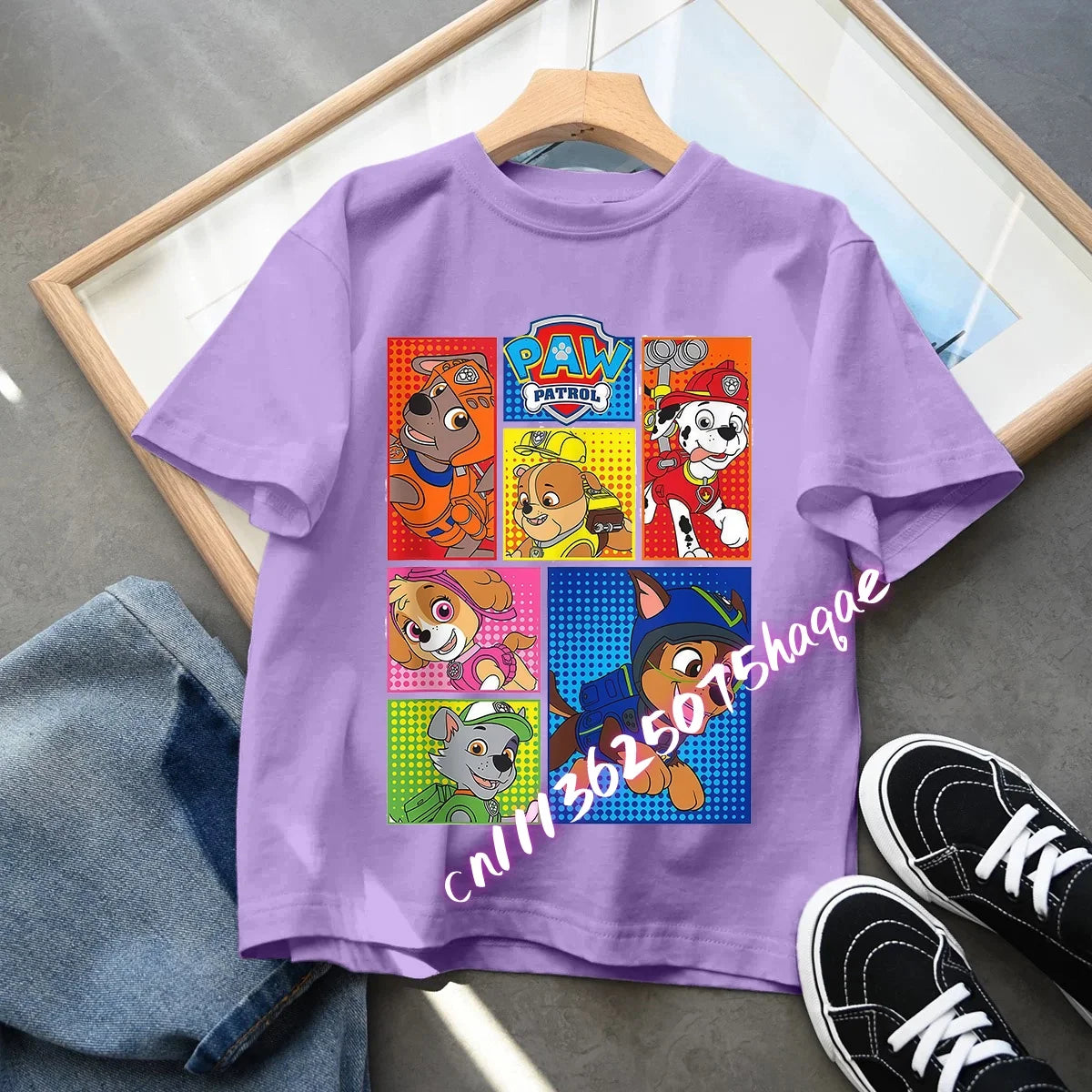 Camiseta Infantil Estampada de Perritos Aventureros