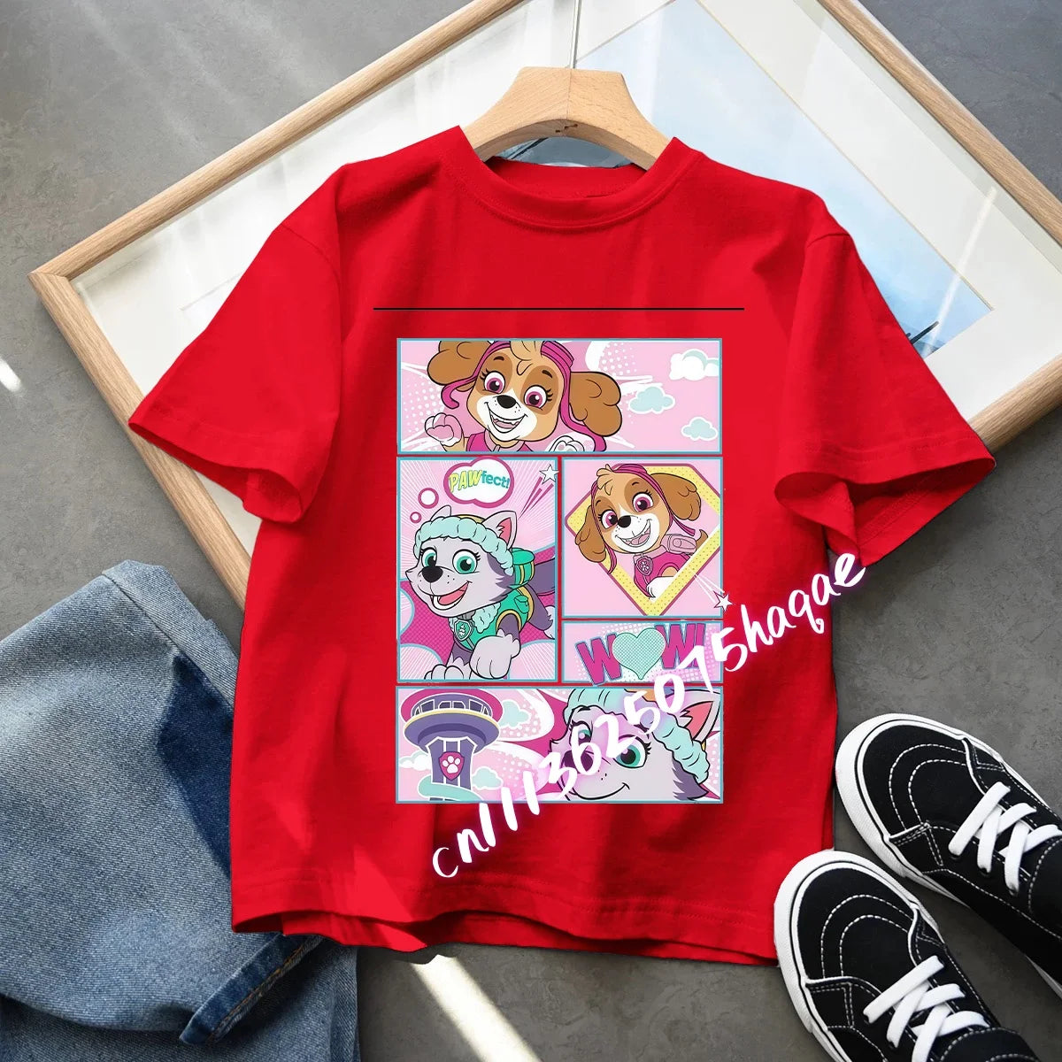 Camiseta Infantil Estampada de Perritos Aventureros
