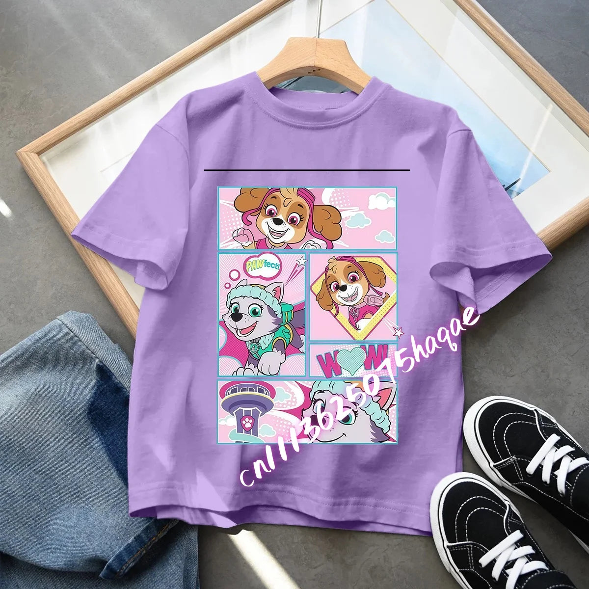 Camiseta Infantil Estampada de Perritos Aventureros