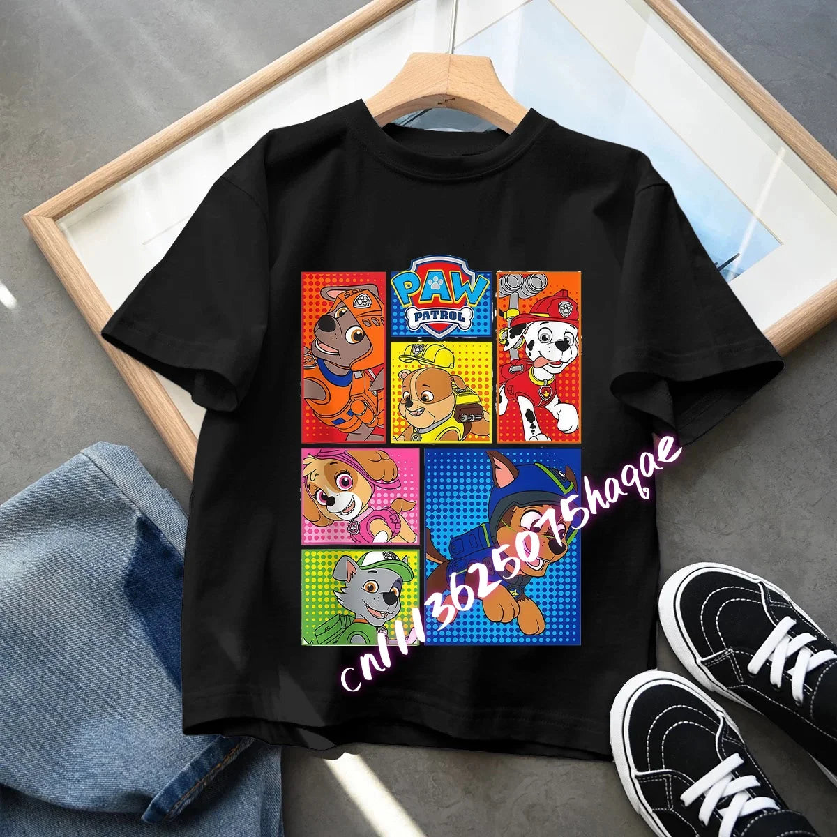 Camiseta Infantil Estampada de Perritos Aventureros