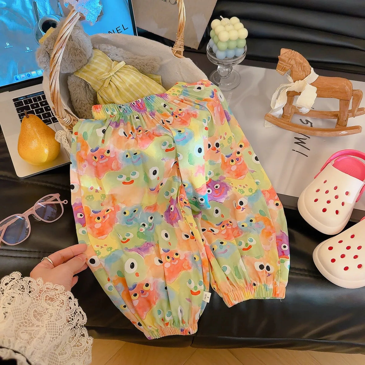 Pantalón Infantil Floral de Corte Holgado