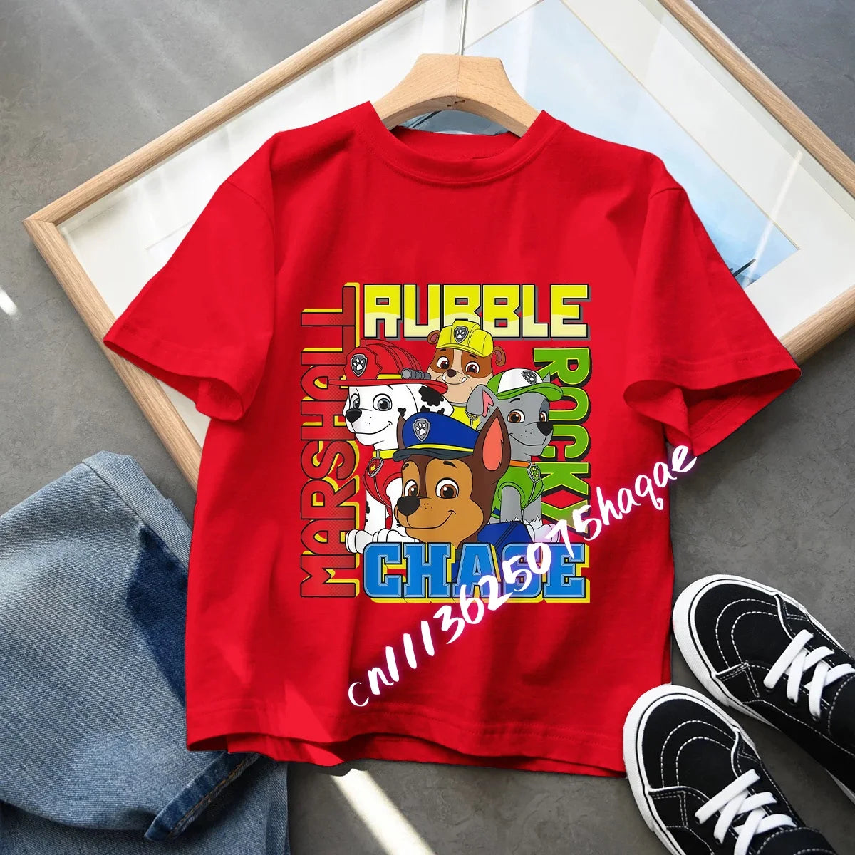 Camiseta Infantil Estampada de Perritos Aventureros