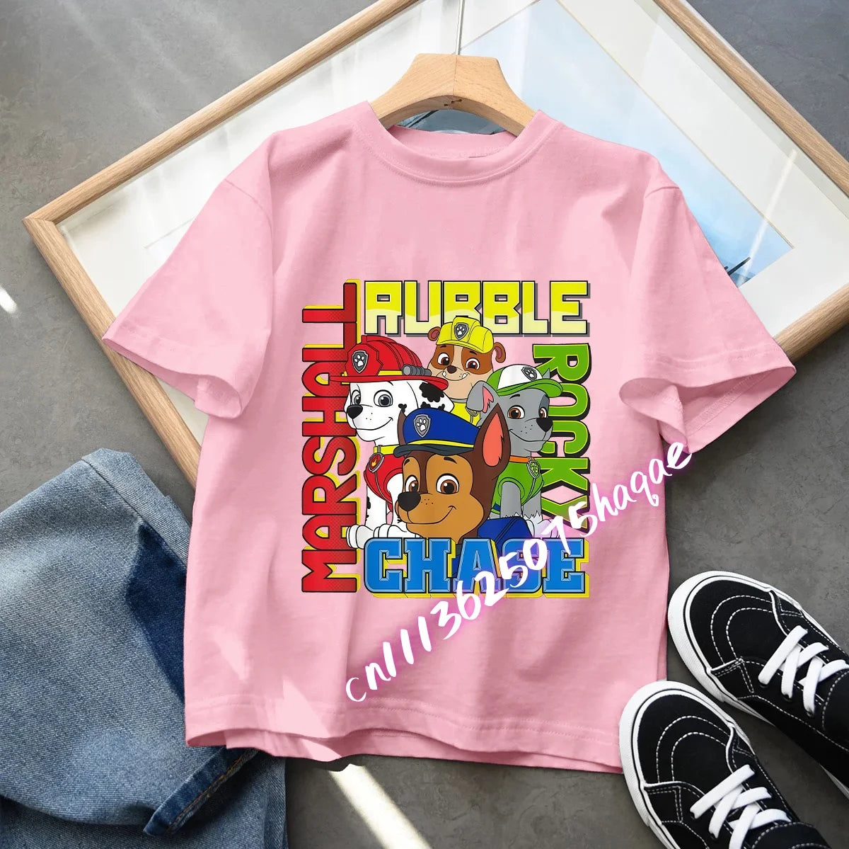 Camiseta Infantil Estampada de Perritos Aventureros